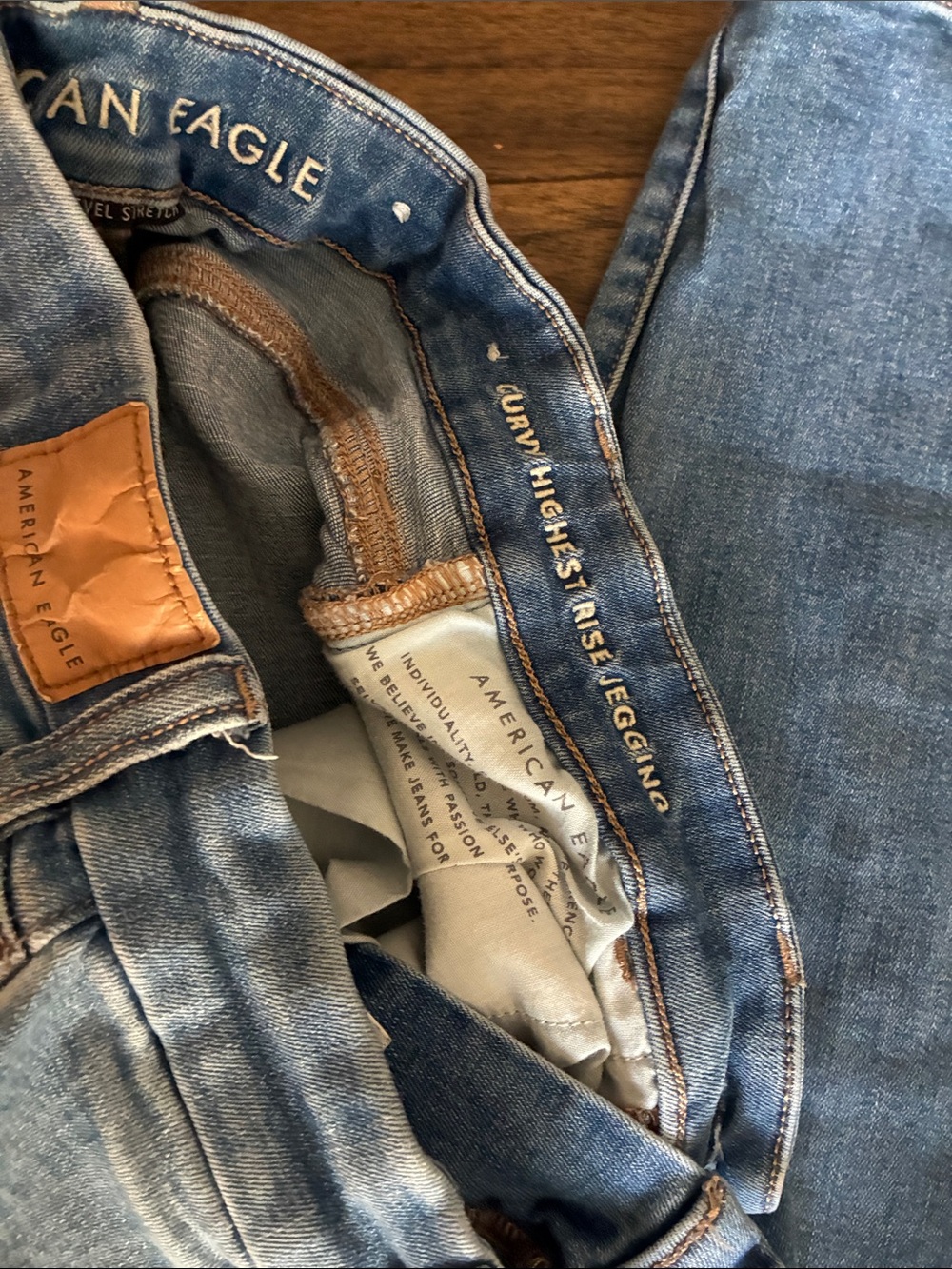 American Eagle Outfitters Light Blue Skinny Jeans / curvy high rise jegging